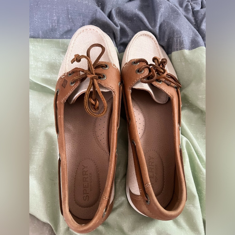 NWOT women’s Sperry Angelfish size 8.5